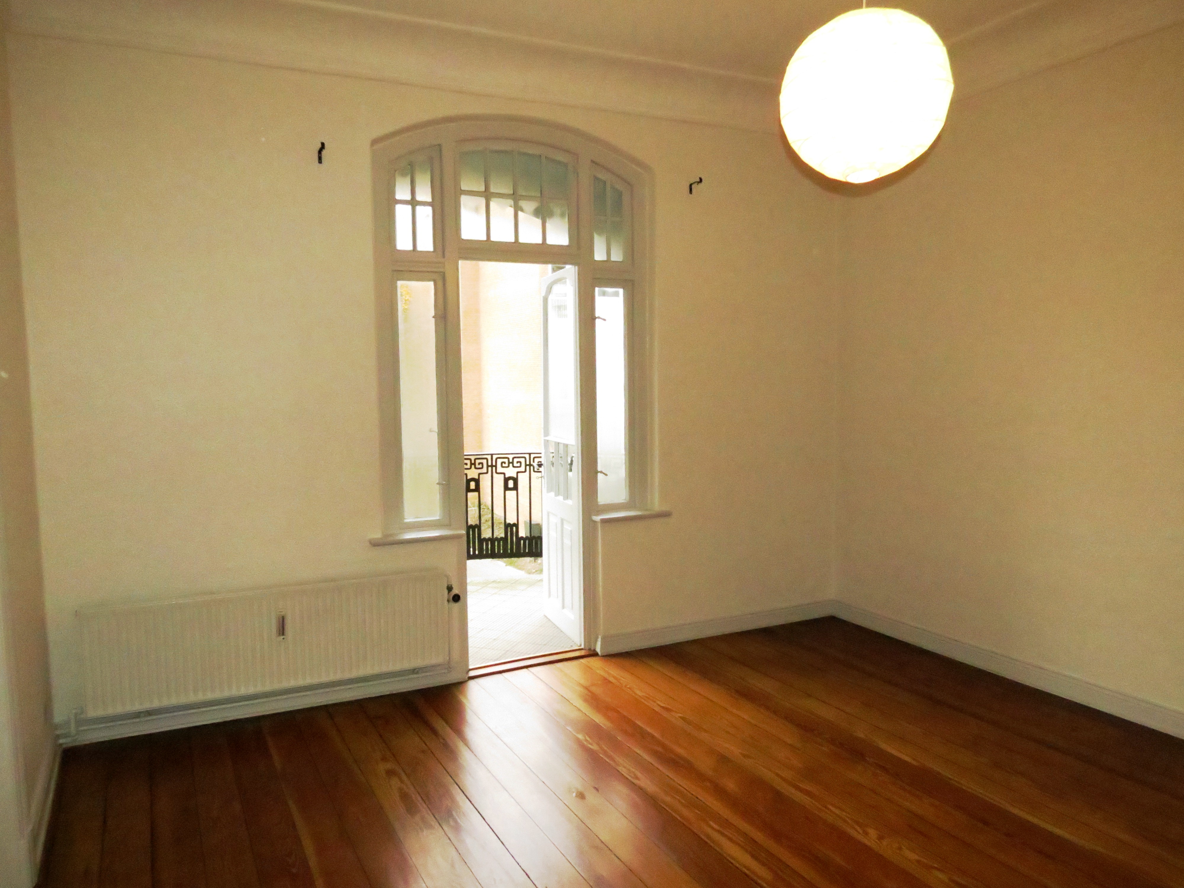 Helgolandsgade 37 b 2 tv stuen med udgang til balkon med udsigt over ... Tv stuen